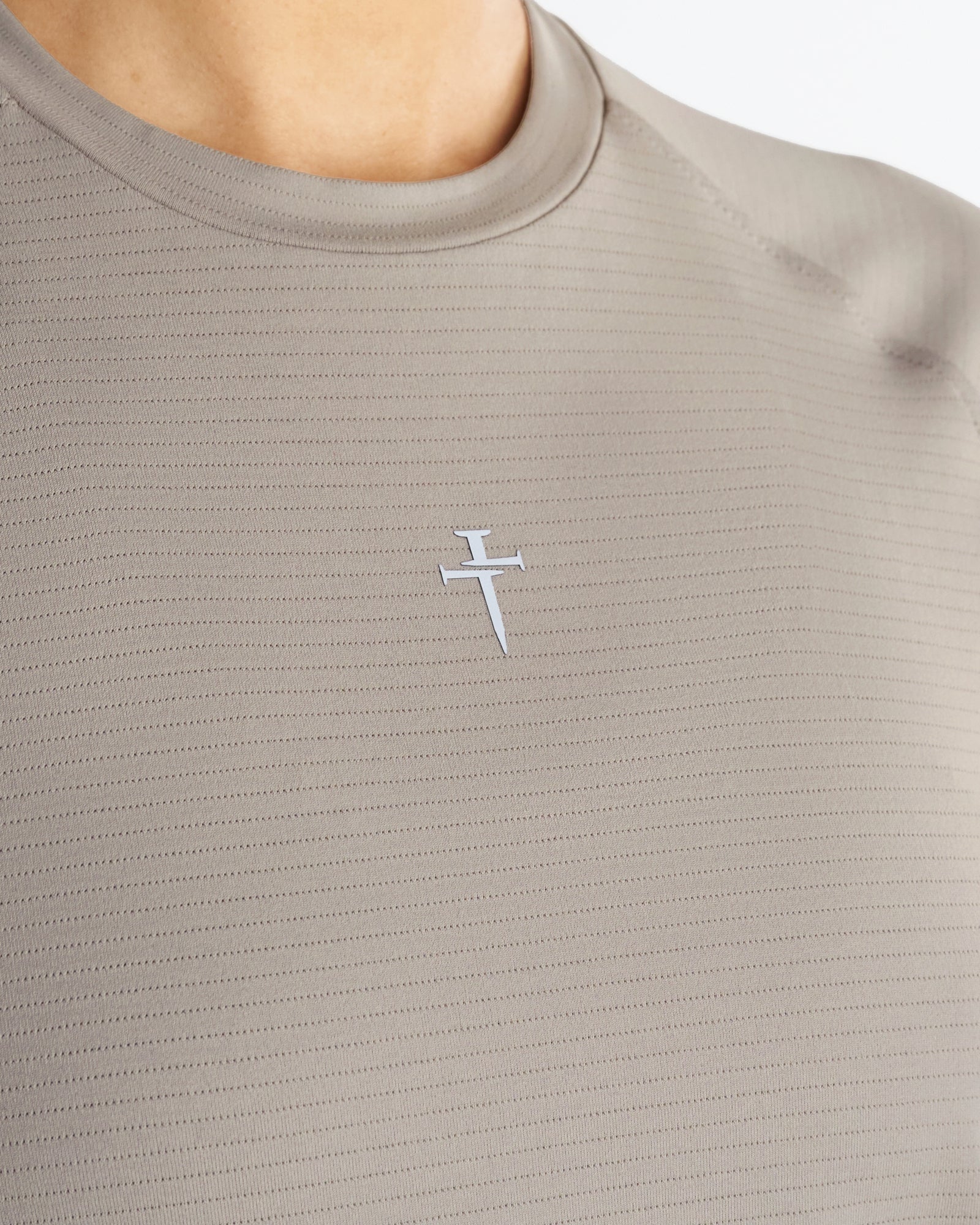 Women's Aion-Lite™ Relaxed Tee "Cross" - Sand