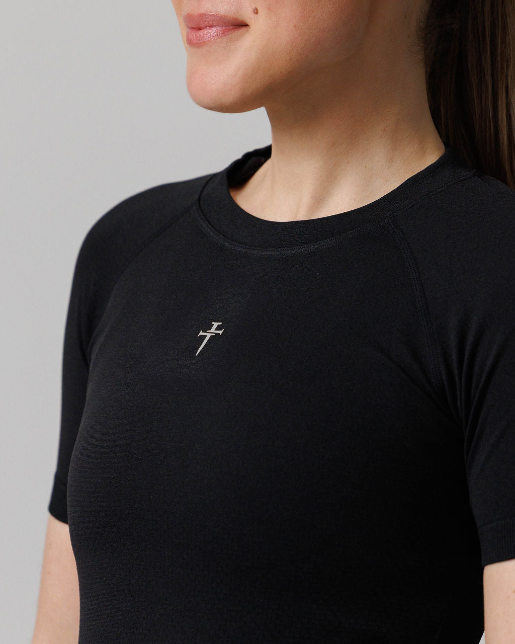 Women's Seamless Tee "Cross" - Black