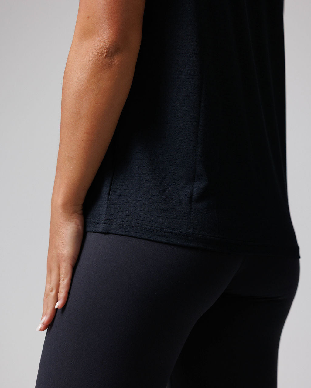 Women's Aion-Lite™ Relaxed Tee - Black